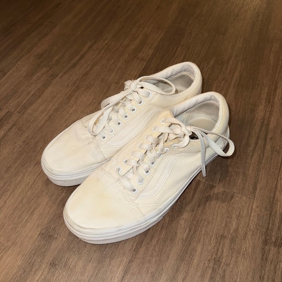 White Vans Low Top Sneakers Laced - Picture 2 of 4